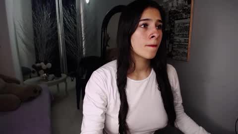 Snapshot of nina_smalls chatting on November 2025 12:15:02 PM Nina online show from November 2025 12:15:02 PM