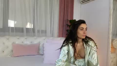 NinaCrystal online show from June 2026 09:32:02 AM
