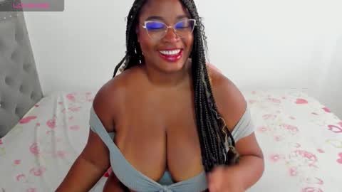 Snapshot of ninagrey03 chatting on September 2025 03:17:01 PM Valentina online show from September 2025 03:17:01 PM