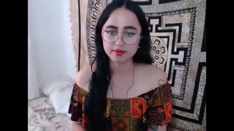 Snapshot of ninakravtz chatting on December 2024 09:40:02 PM N I N A online show from December 2024 09:40:02 PM