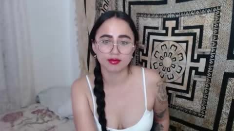 Snapshot of ninakravtz chatting on January 2025 03:18:02 PM N I N A online show from January 2025 03:18:02 PM