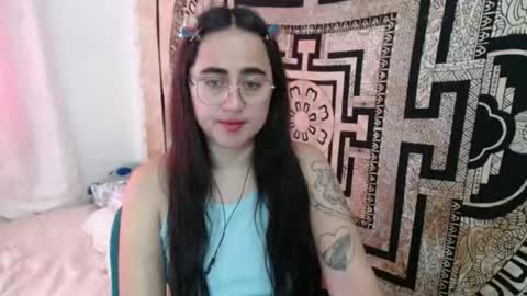 Snapshot of ninakravtz chatting on December 2025 04:14:01 PM N I N A online show from December 2025 04:14:01 PM