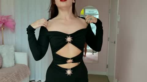 NinaOneil online show from June 2026 07:40:02 PM