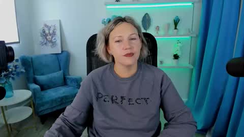 ninastarle online show from September 2025 04:50:02 AM