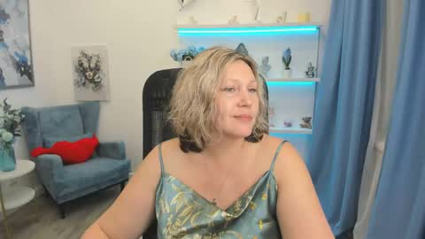 ninastarle online show from June 2026 12:00:02 PM
