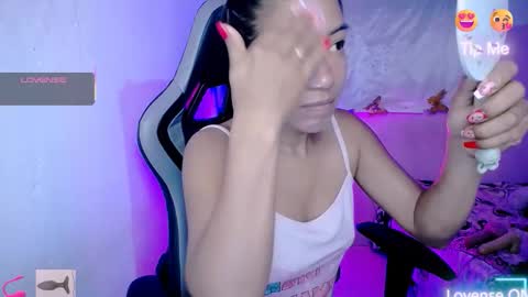 Snapshot of ninatinydoll1 chatting on October 2025 10:27:01 AM ninatinydoll1 online show from October 2025 10:27:01 AM