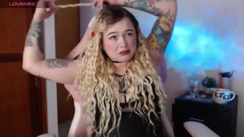 Nina online show from October 2025 06:08:02 AM