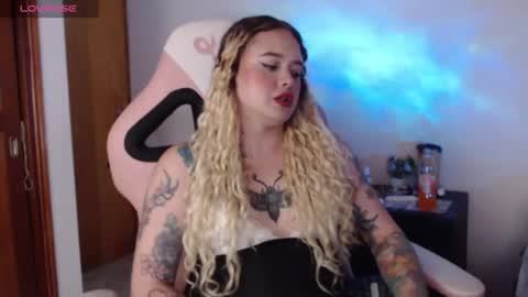 Nina online show from October 2025 06:44:01 AM