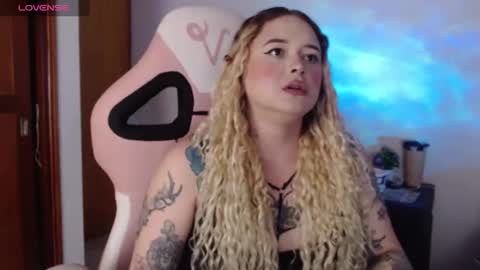 Nina online show from October 2025 02:11:02 AM