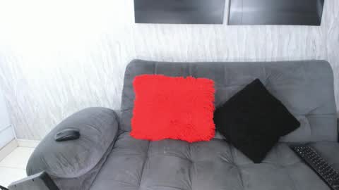 Snapshot of nini_beyker chatting on November 2025 01:00:01 PM nini_beyker online show from November 2025 01:00:01 PM