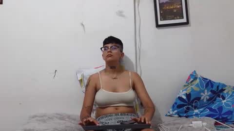 nini_smith online show from April 2026 03:26:02 PM