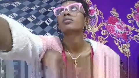 ninie246746 online show from April 2026 06:52:01 AM