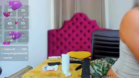 Snapshot of ninna_dee chatting on December 2024 11:01:02 AM nina dee online show from December 2024 11:01:02 AM