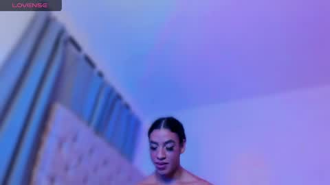 Snapshot of ninonbeart chatting on May 2026 11:34:04 PM Ninon Beart online show from May 2026 11:34:04 PM