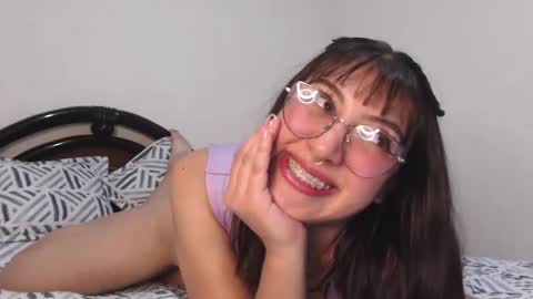 Snapshot of nirit3183 chatting on January 2025 03:43:01 AM Daph J online show from January 2025 03:43:01 AM