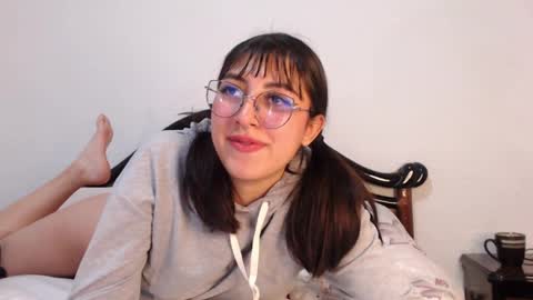 Snapshot of nirit3183 chatting on February 2025 02:35:02 PM Daph J online show from February 2025 02:35:02 PM