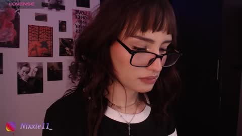 Snapshot of nixxie_ chatting on November 2025 02:32:01 AM Nixxie online show from November 2025 02:32:01 AM