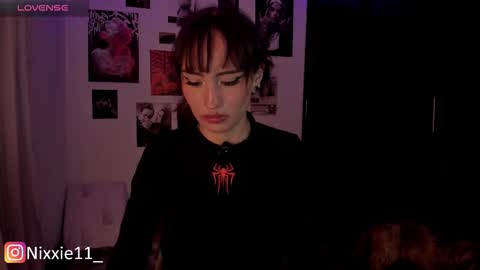 Snapshot of nixxie_ chatting on December 2025 01:32:02 AM Nixxie online show from December 2025 01:32:02 AM