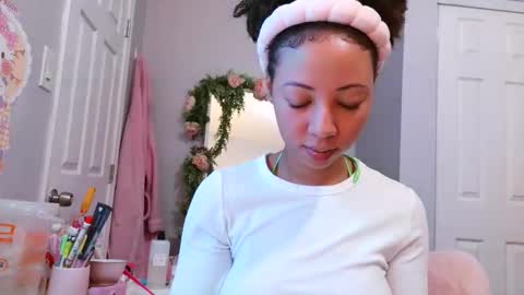 NniOnline online show from October 2025 04:29:02 PM