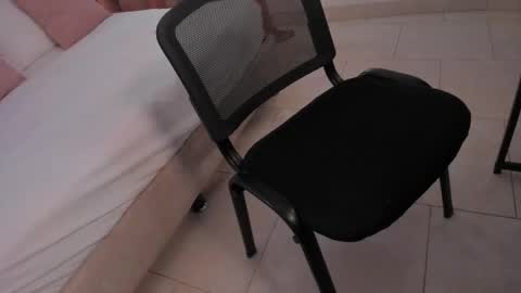 Noa online show from November 2025 04:13:02 AM