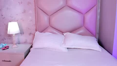   ambarsulliva  online show from November 2025 11:36:02 AM