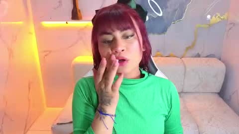 Snapshot of noa_tp chatting on November 2025 12:38:02 PM Noa online show from November 2025 12:38:02 PM