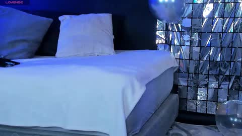 Noah  online show from November 2025 03:45:01 AM