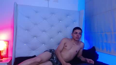 Snapshot of noah_and_kim69 chatting on November 2025 04:56:02 AM Zoe online show from November 2025 04:56:02 AM