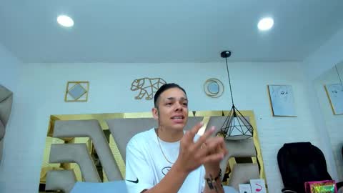 Zoe  online show from March 2026 12:20:01 PM