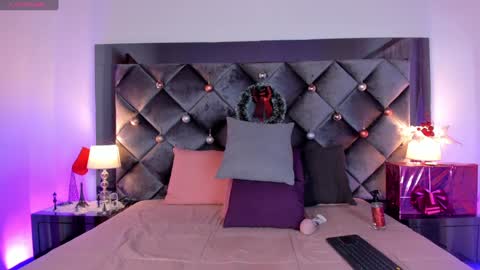 Sara  online show from December 2024 07:58:01 AM