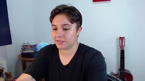 Snapshot of noah_blue7 chatting on January 2025 11:37:02 PM Noah online show from January 2025 11:37:02 PM