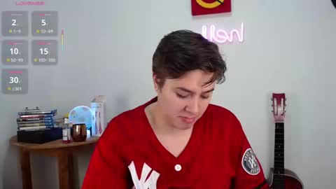 Snapshot of noah_blue7 chatting on January 2025 09:54:01 PM Noah online show from January 2025 09:54:01 PM