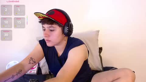 Snapshot of noah_blue7 chatting on January 2025 10:41:01 PM Noah online show from January 2025 10:41:01 PM