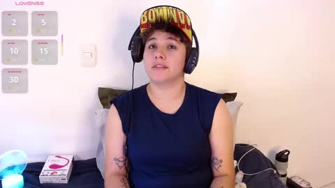 Snapshot of noah_blue7 chatting on January 2025 01:43:02 AM Noah online show from January 2025 01:43:02 AM