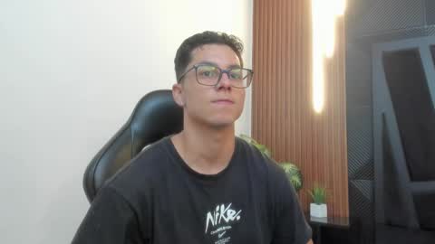 Noah online show from December 2025 12:02:02 PM