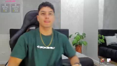 Snapshot of noah_clarkk chatting on June 2026 02:52:01 PM Noah online show from June 2026 02:52:01 PM
