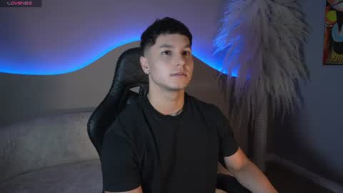 Snapshot of noah_clarkk chatting on July 2026 05:48:02 PM Noah online show from July 2026 05:48:02 PM