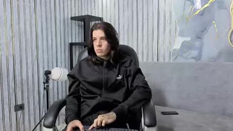 noah_ggh online show from April 2026 08:21:01 PM