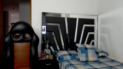 Snapshot of noah_harris01 chatting on January 2026 12:33:02 PM Noah Harris01 online show from January 2026 12:33:02 PM