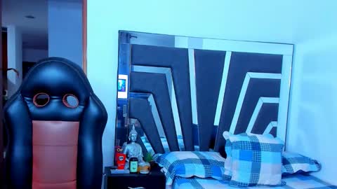 Snapshot of noah_harris01 chatting on February 2026 11:57:02 AM Noah Harris01 online show from February 2026 11:57:02 AM