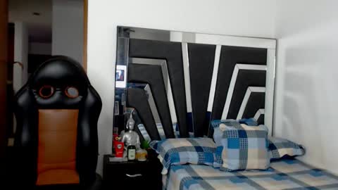 Snapshot of noah_harris01 chatting on February 2026 10:50:01 PM Noah Harris01 online show from February 2026 10:50:01 PM