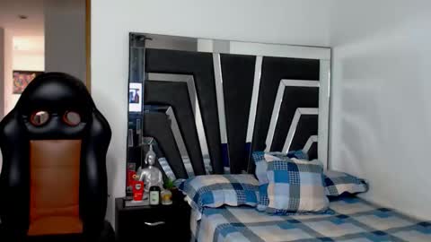 Snapshot of noah_harris01 chatting on February 2026 03:09:02 PM Noah Harris01 online show from February 2026 03:09:02 PM