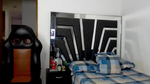 Snapshot of noah_harris01 chatting on February 2026 11:53:01 AM Noah Harris01 online show from February 2026 11:53:01 AM