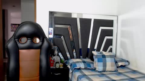 Snapshot of noah_harris01 chatting on February 2026 11:55:01 AM Noah Harris01 online show from February 2026 11:55:01 AM