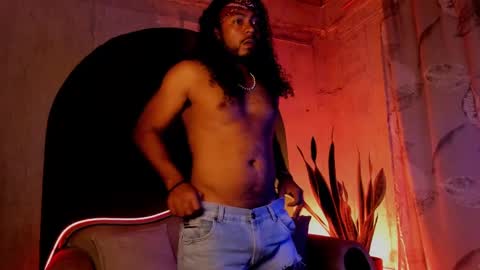 Snapshot of noah_jones__ chatting on December 2024 05:34:01 AM Noah online show from December 2024 05:34:01 AM