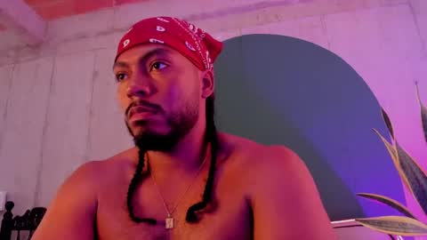 Snapshot of noah_jones__ chatting on January 2025 05:04:01 PM Noah online show from January 2025 05:04:01 PM