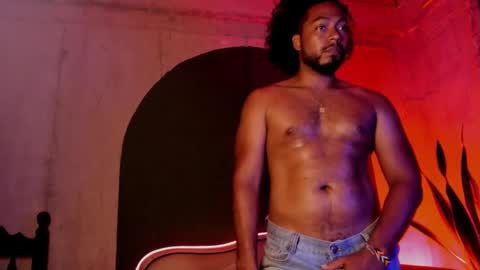 Snapshot of noah_jones__ chatting on January 2025 12:27:01 AM Noah online show from January 2025 12:27:01 AM