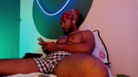 Snapshot of noah_jones__ chatting on January 2025 07:22:01 PM Noah online show from January 2025 07:22:01 PM