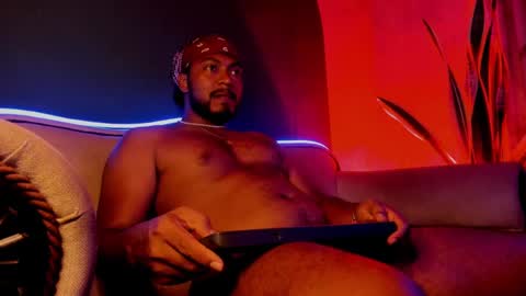 Snapshot of noah_jones__ chatting on February 2025 03:19:01 AM Noah online show from February 2025 03:19:01 AM