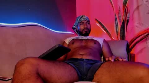 Snapshot of noah_jones__ chatting on February 2025 02:03:02 AM Noah online show from February 2025 02:03:02 AM